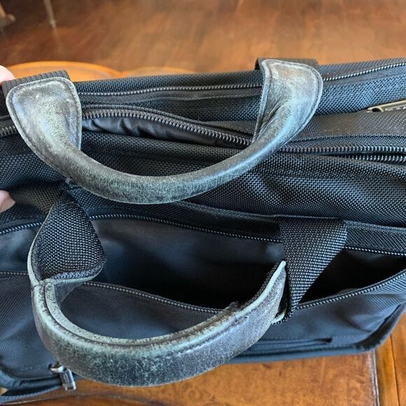 Tumi Compact Large Screen Nylon Computer Brief - Picture 8 of 8